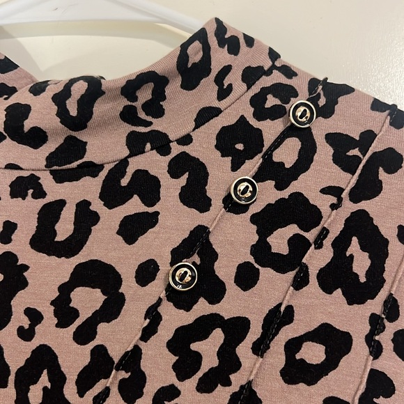 *3/$10* Cheetah Print Women’s Bodysuit Size Small - Picture 2 of 4